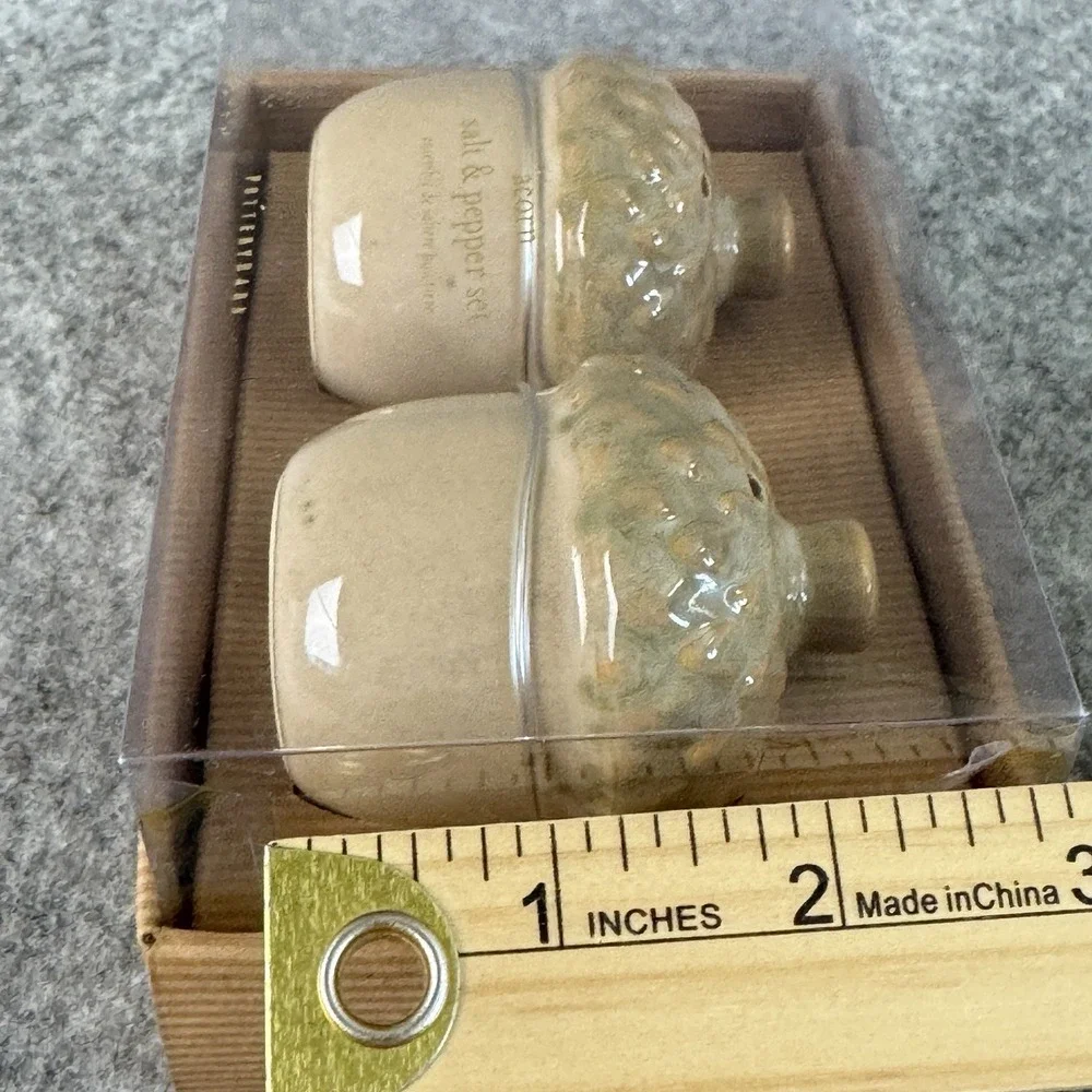 Pottery‎ Barn Salt and Pepper Shakers Acorn Fall Thanksgiving NEW